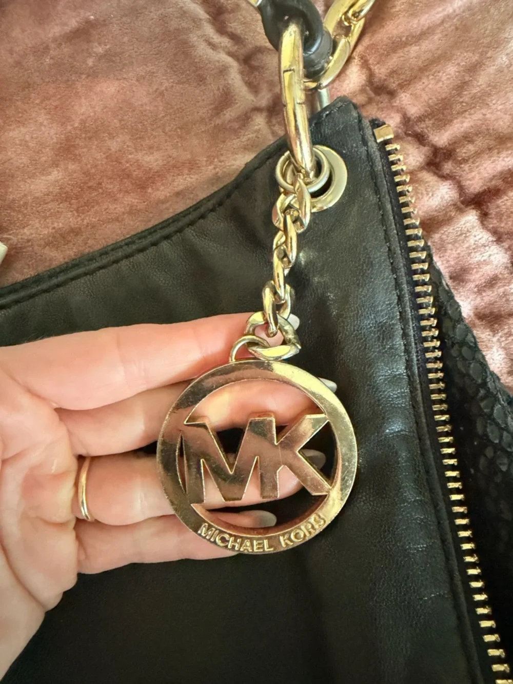 Michael Kors Black Leather Hobo Shoulder Bag with Gold Hardware - Picture 4 of 10